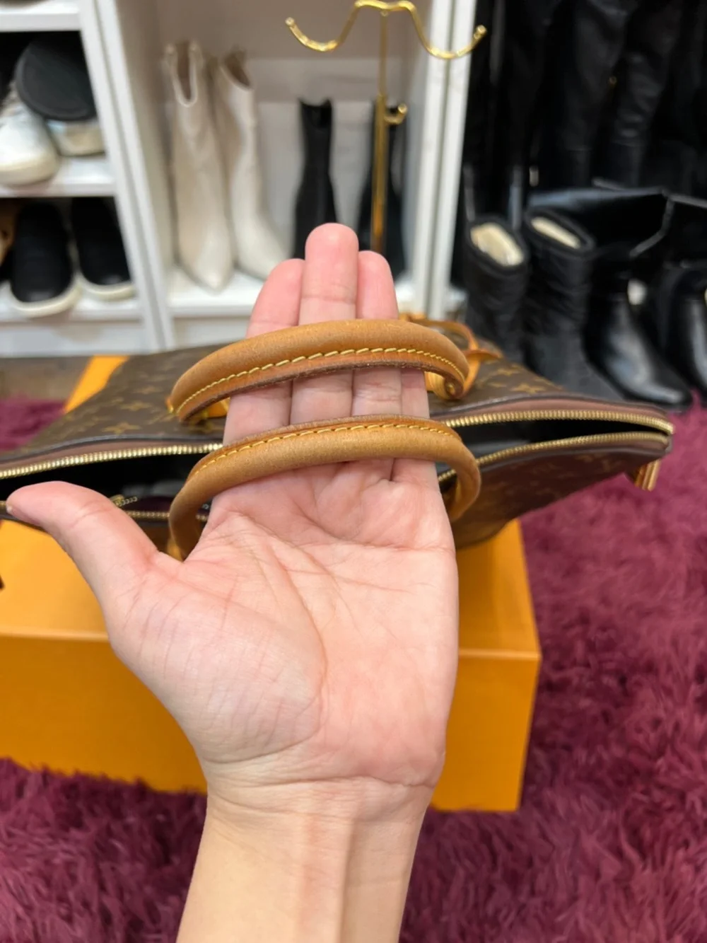 ๐ฅ๐ฅ Louis Vuitton Lockit Bag with leather interior and COA - Picture 7 of 17